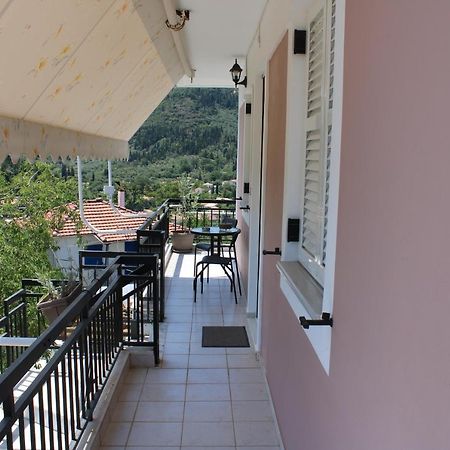 Casa Serena Asprogerakata Ngoại thất bức ảnh