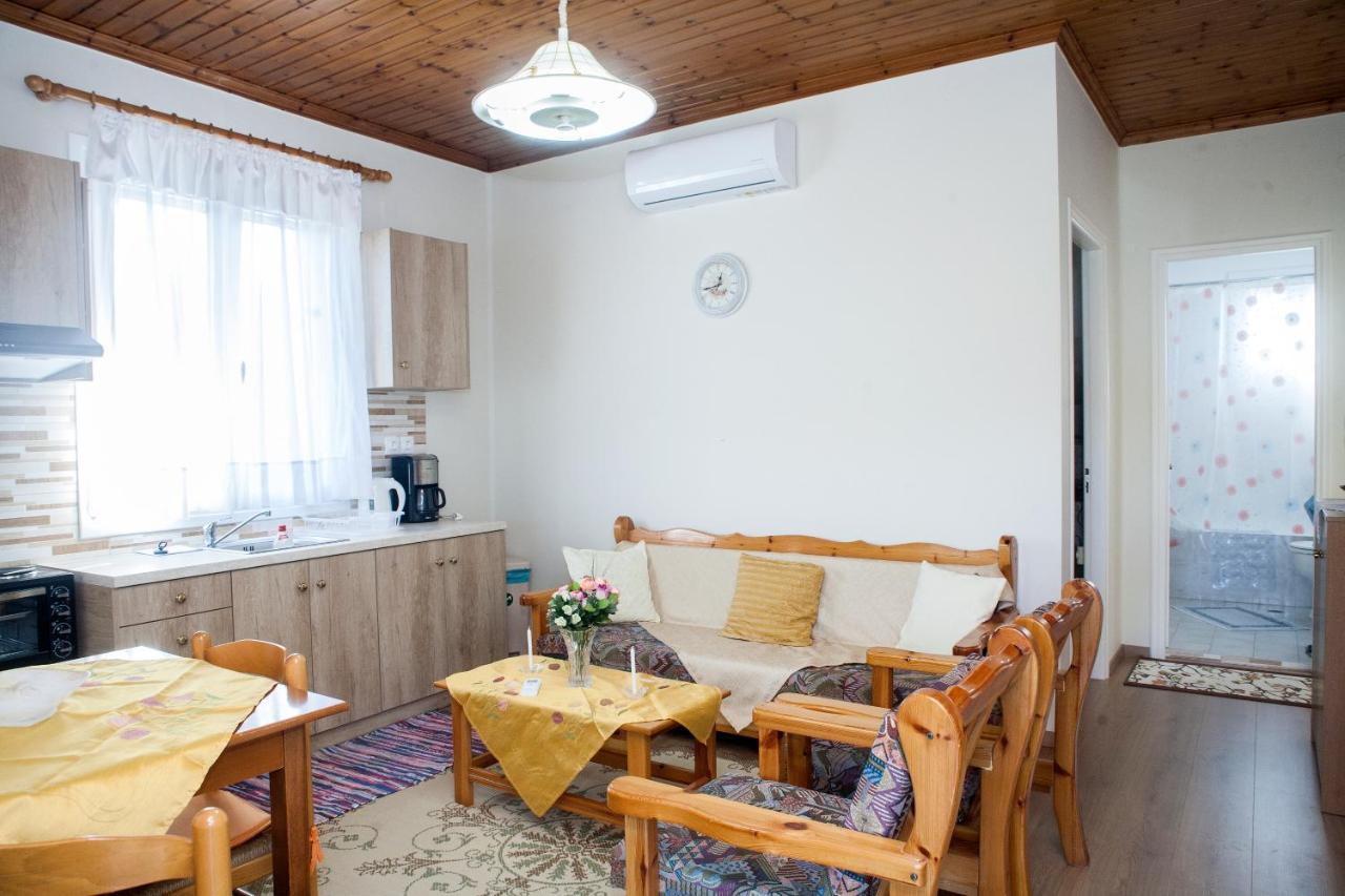 Casa Serena Asprogerakata Ngoại thất bức ảnh