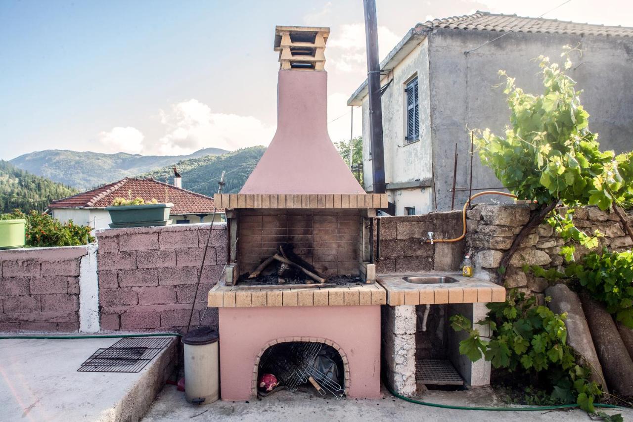 Casa Serena Asprogerakata Ngoại thất bức ảnh
