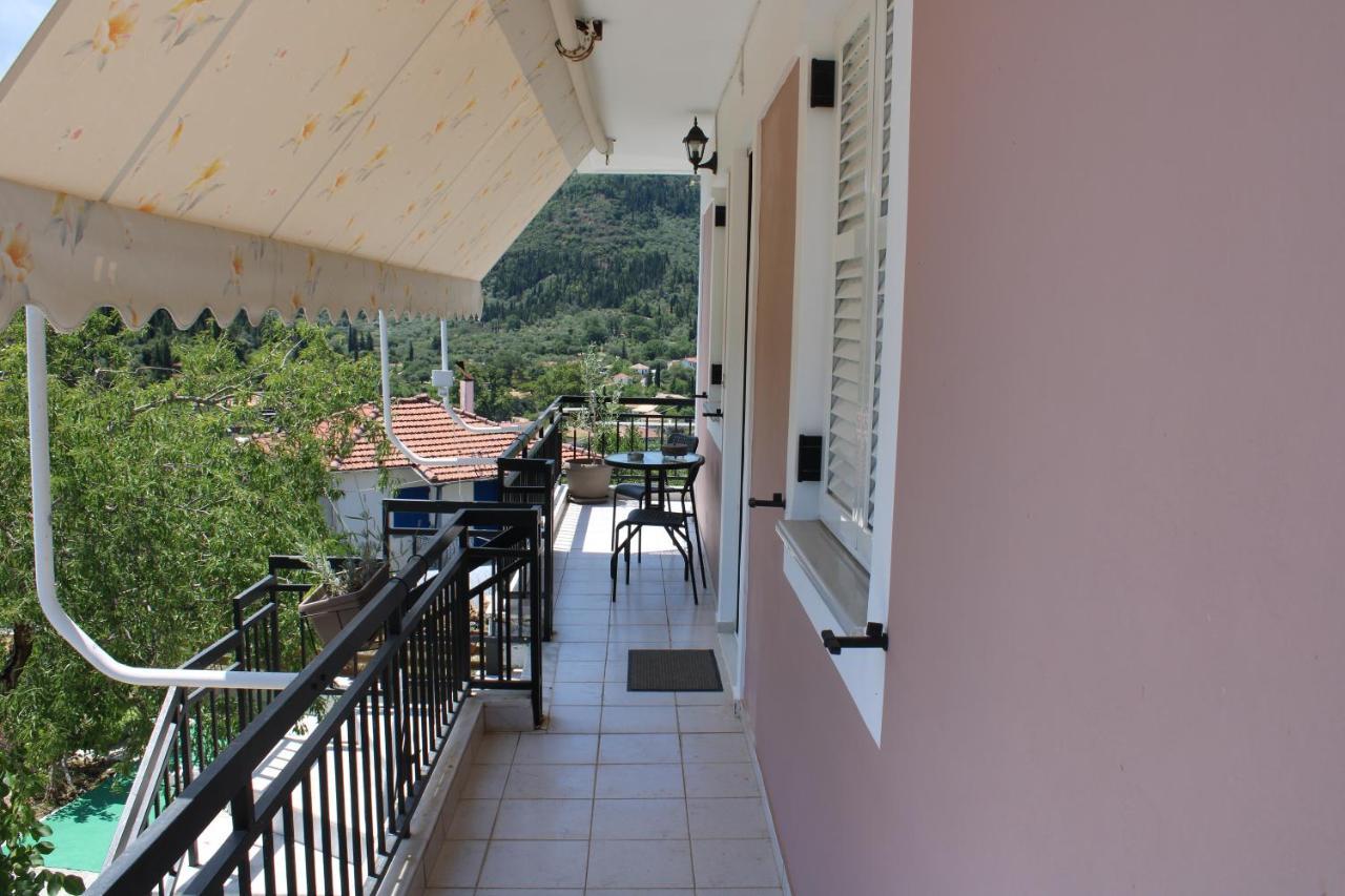 Casa Serena Asprogerakata Ngoại thất bức ảnh